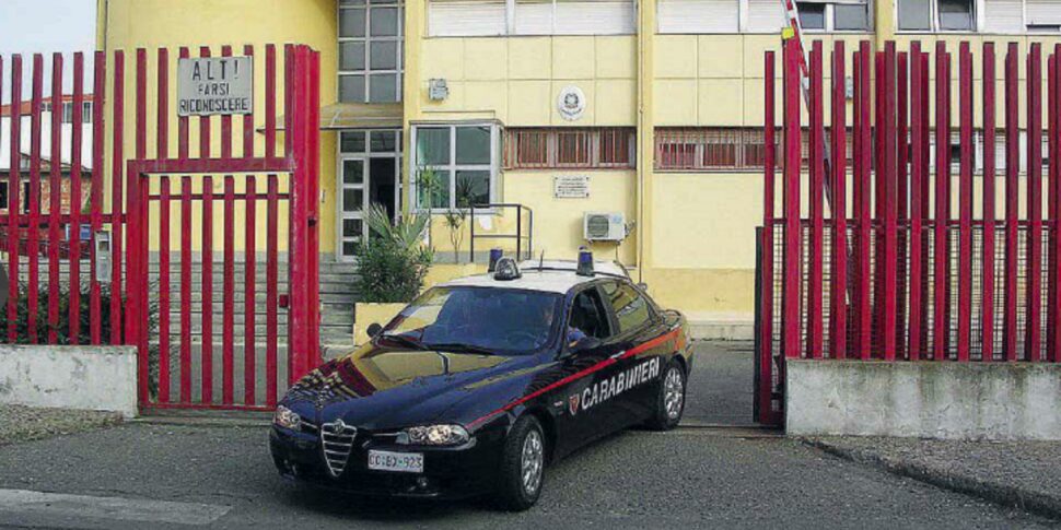 Strongoli. Violenze alla compagna scoperte grazie ad una chat: arrestato 33enne