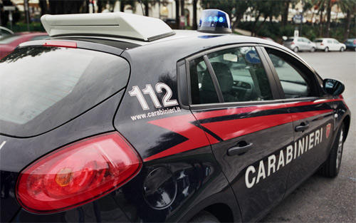Pedinamenti e appostamenti a una giovane: arrestato 38enne nel Crotonese