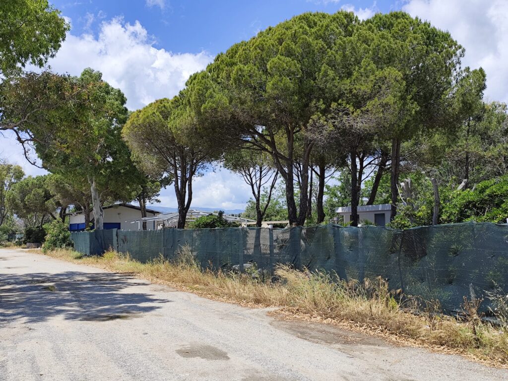 Furto in un ex lido confiscato a Marina di Gioiosa Ionica