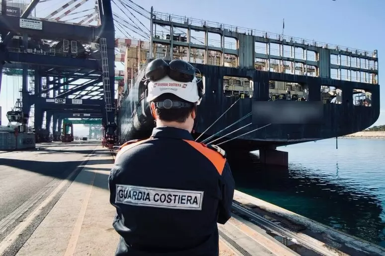 Nave statunitense fermata a Gioia Tauro per gravi irregolarità