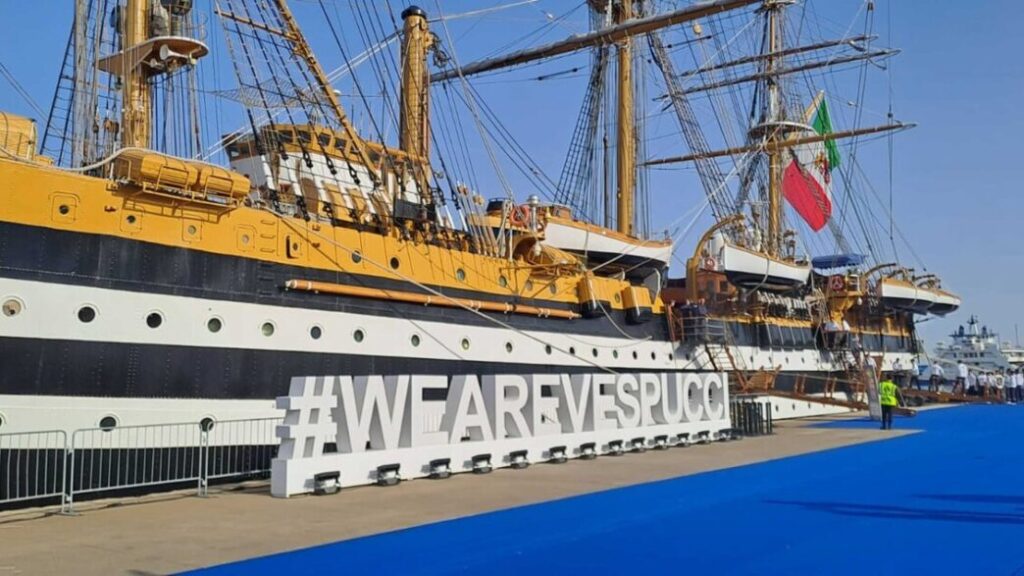 Arrivata nel porto di Reggio Calabria la nave Amerigo Vespucci