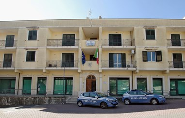 Scoperti sei lavoratori in nero nel cantiere di una scuola a Polistena