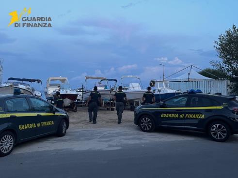 San Sostene. Occupazione abusiva del demanio e rifiuti lungo la fiumara: sequestrata area da oltre 8mila metri quadrati