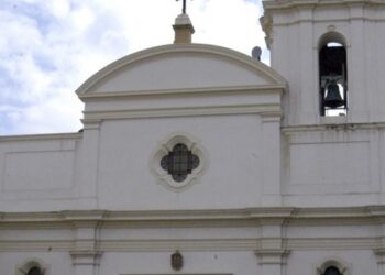 Crotone. Si presentano a scuola come incaricati del vescovo per vendere quadretti: caso segnalato alle forze dell’ordine
