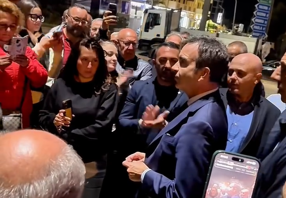Protesta autotrasporto. Occhiuto al presidio di Falerna: «La Calabria chiede risposte concrete» (Video)