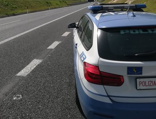 Rosarno. Arrestato sull’A2 del Mediterraneo con oltre un chilo di hashish e 100 grammi di cocaina